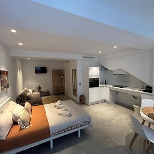 Studio met een King Size Bed met de Toegang voor Gehandicapten